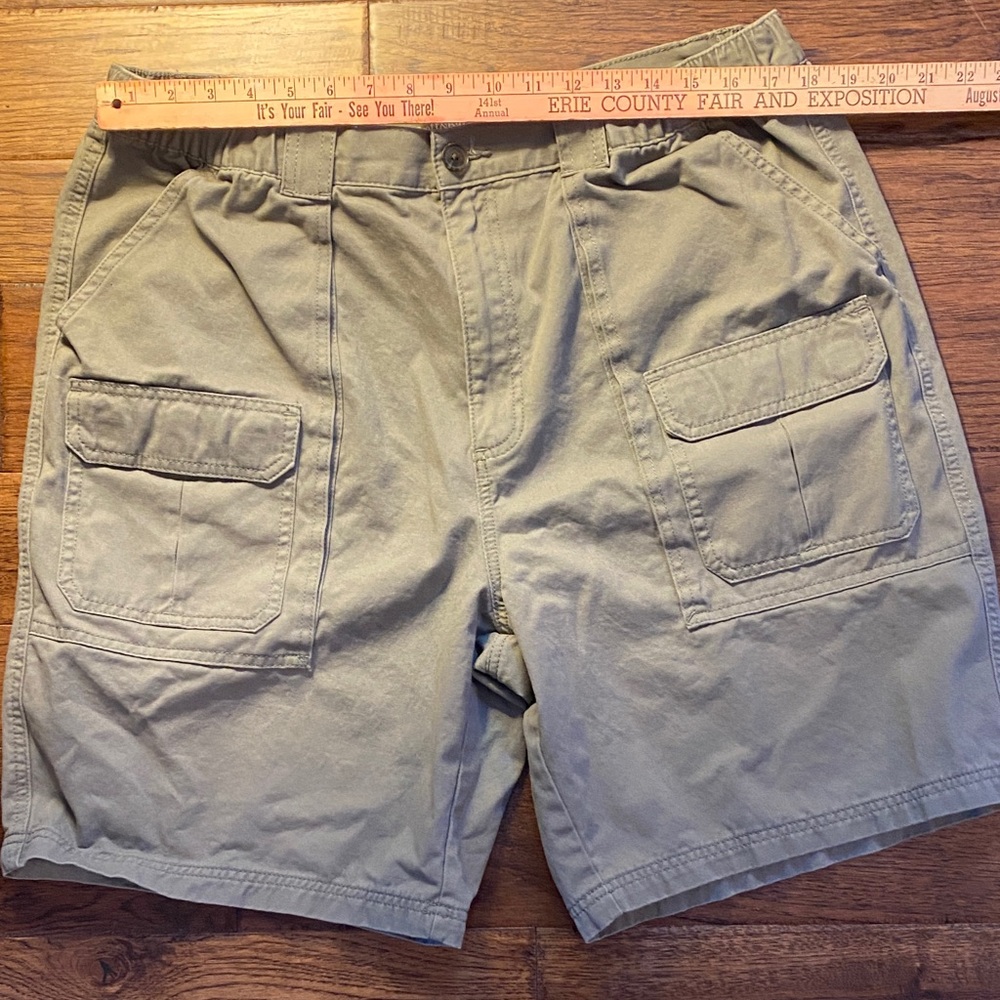 Men's Olive Croft&Barrow Cargo Shorts